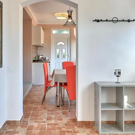 Apartamento Teuta_commodious At The